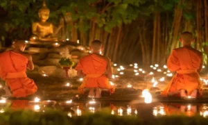 moines celebrant asalha bucha en thailande