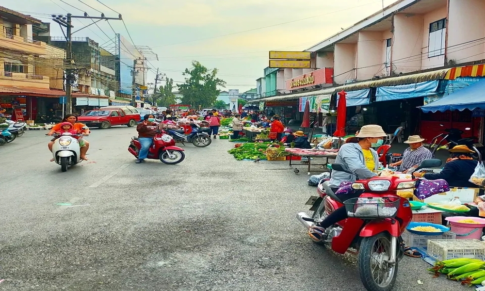 shopping marché chiang rai