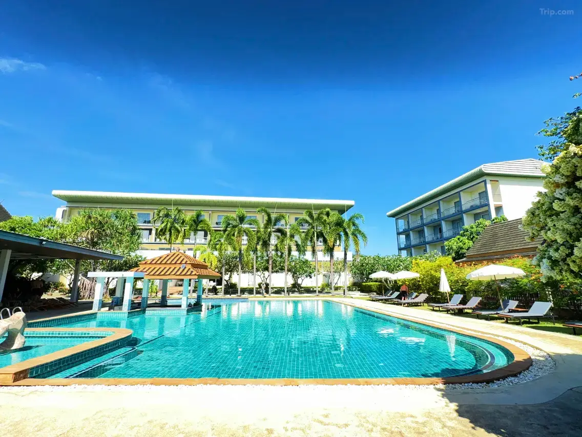 Blue Beach Grand Resort and Spa
