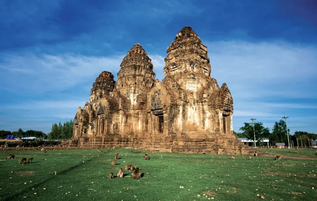 Lopburi Monkey Temple Excursion