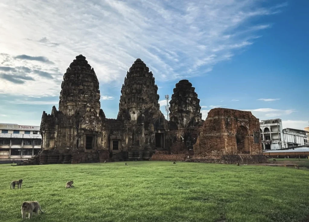 Lopburi Monkey Temple Excursion