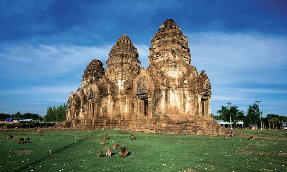 Lopburi Monkey Temple Excursion